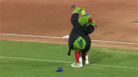 Oct 22, 2022 The Phanatic was created in 1977. . Phillie phanatic gif